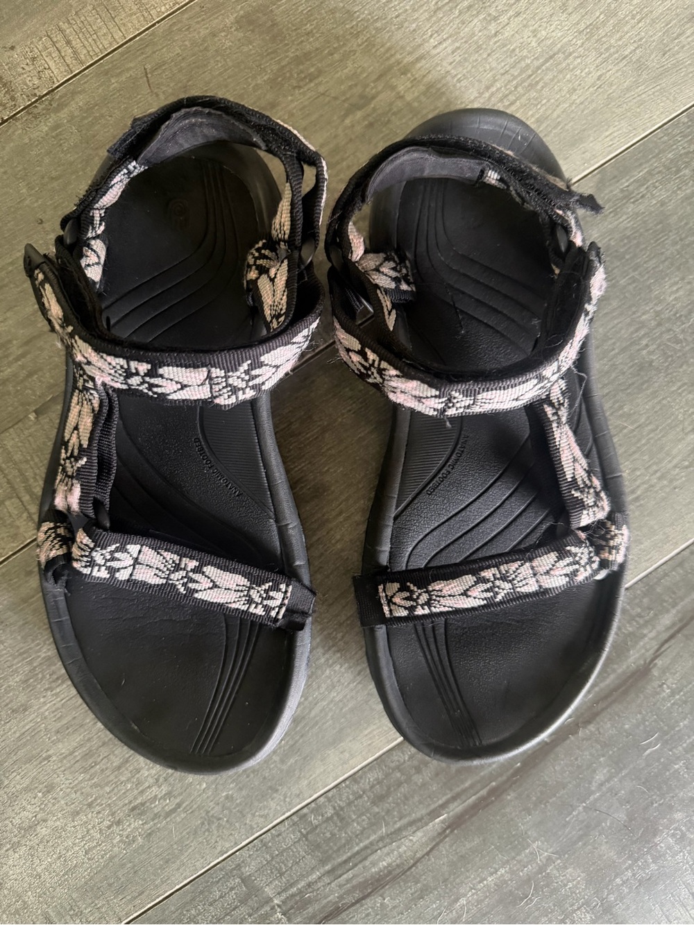 Teva Hurricane XLT2 Sandals Women's Size 8 Black Pink Geometric Strappy 1093378 - Picture 3 of 8
